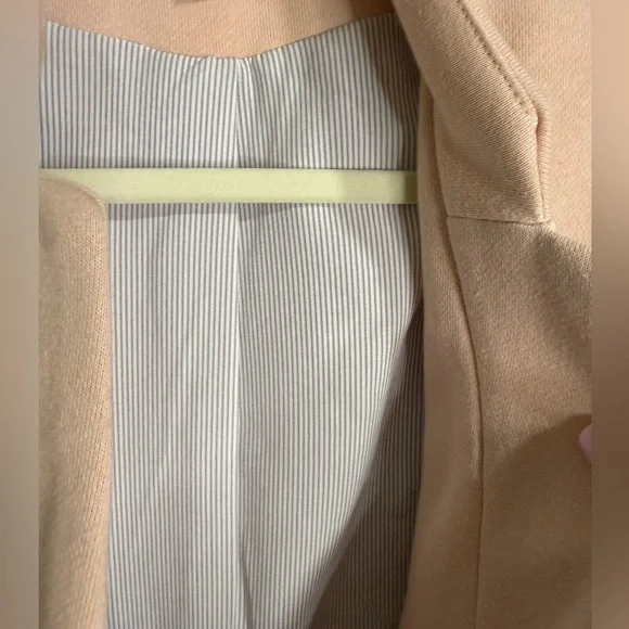 Gibsonlook Inverted notch Collar Cotton Blend Knit Blazer in Pearl Blush - Picture 7 of 7